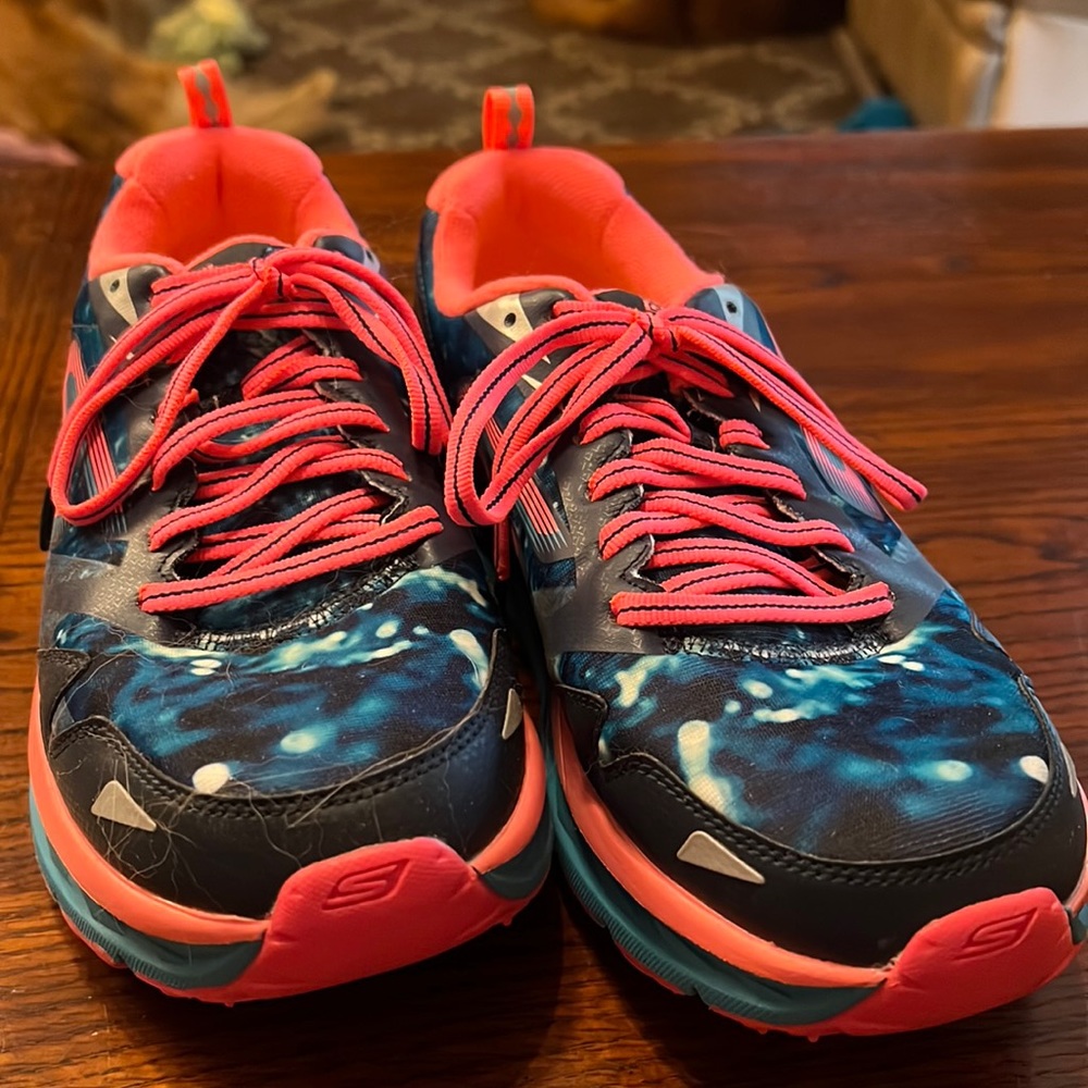 NWOT Skechers Performance Sneakers